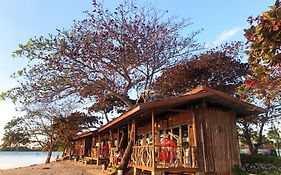 Crusoe Cabins Casobe